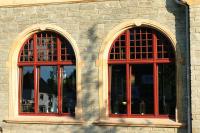 Rundbogenfenster mit Sprossen Denkmalschutz